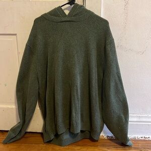 Green men’s sweater 2XL.